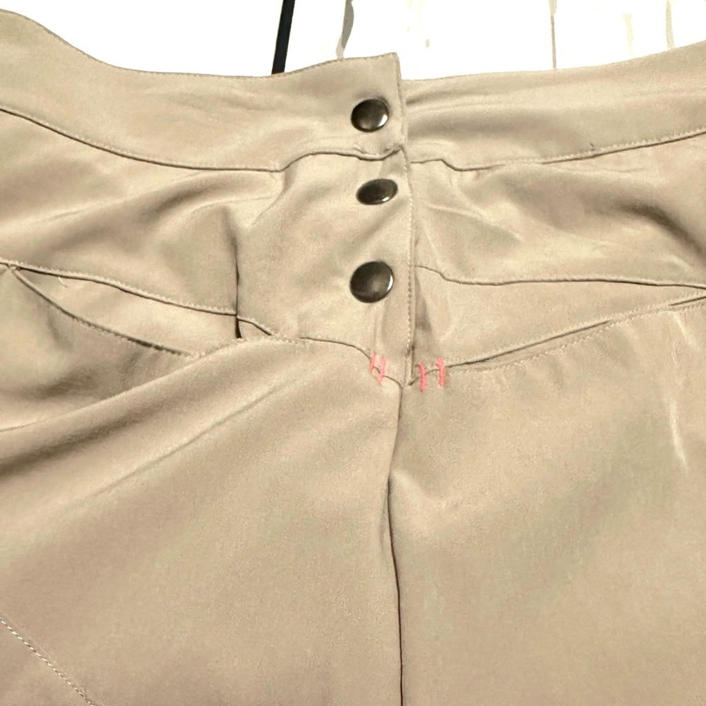 Koydan Freedom Trail Skorts Size Small Khaki Color - Picture 3 of 4